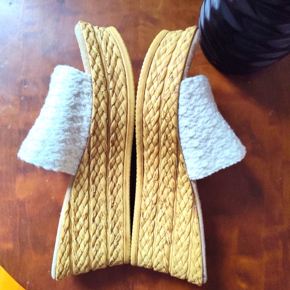 Sbicca Vintage Collection platform slide - Picture 4 of 5